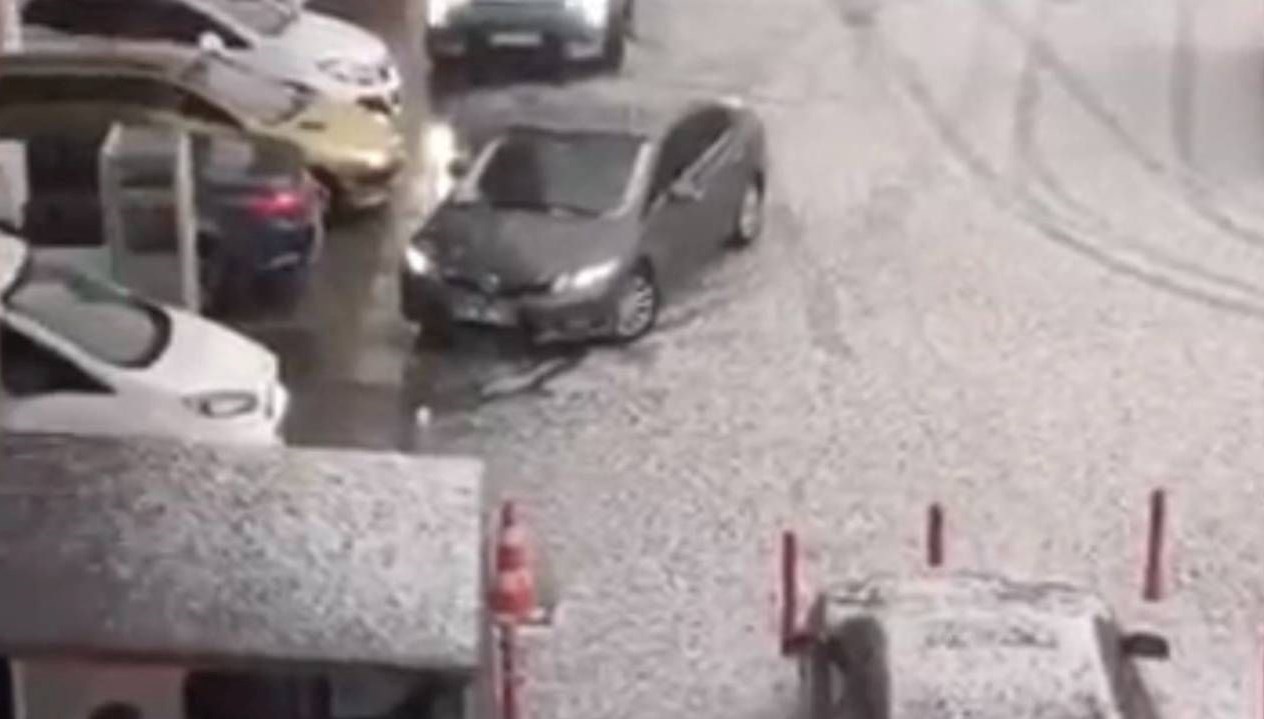 Ankara’da sağanak ve dolu etkili oldu