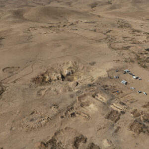 irakin musul kenti yakininda toplu mezar ortaya cikarildi kemik parcalari ve kafataslarina rastlandi EGmX41m9