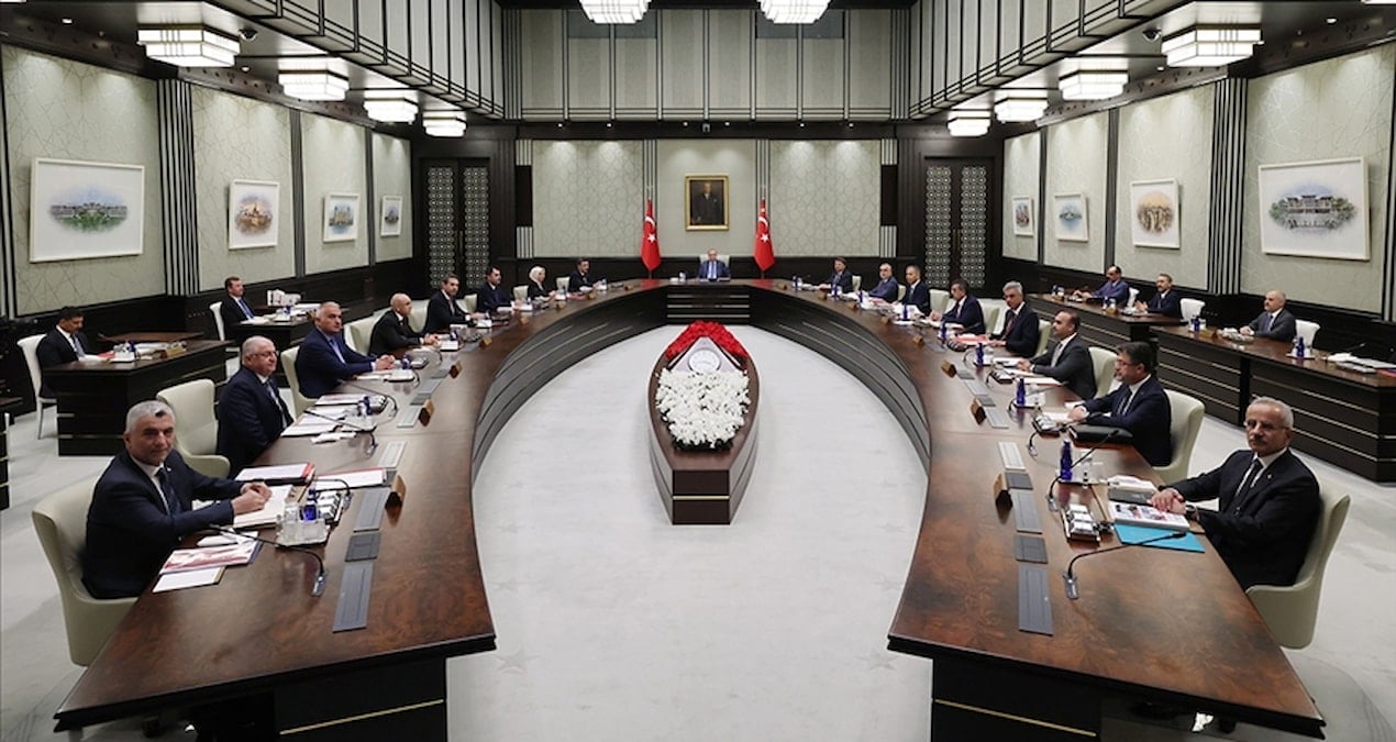 kabine bugun toplaniyor masada 4 kritik baslik var C1HSjBnj