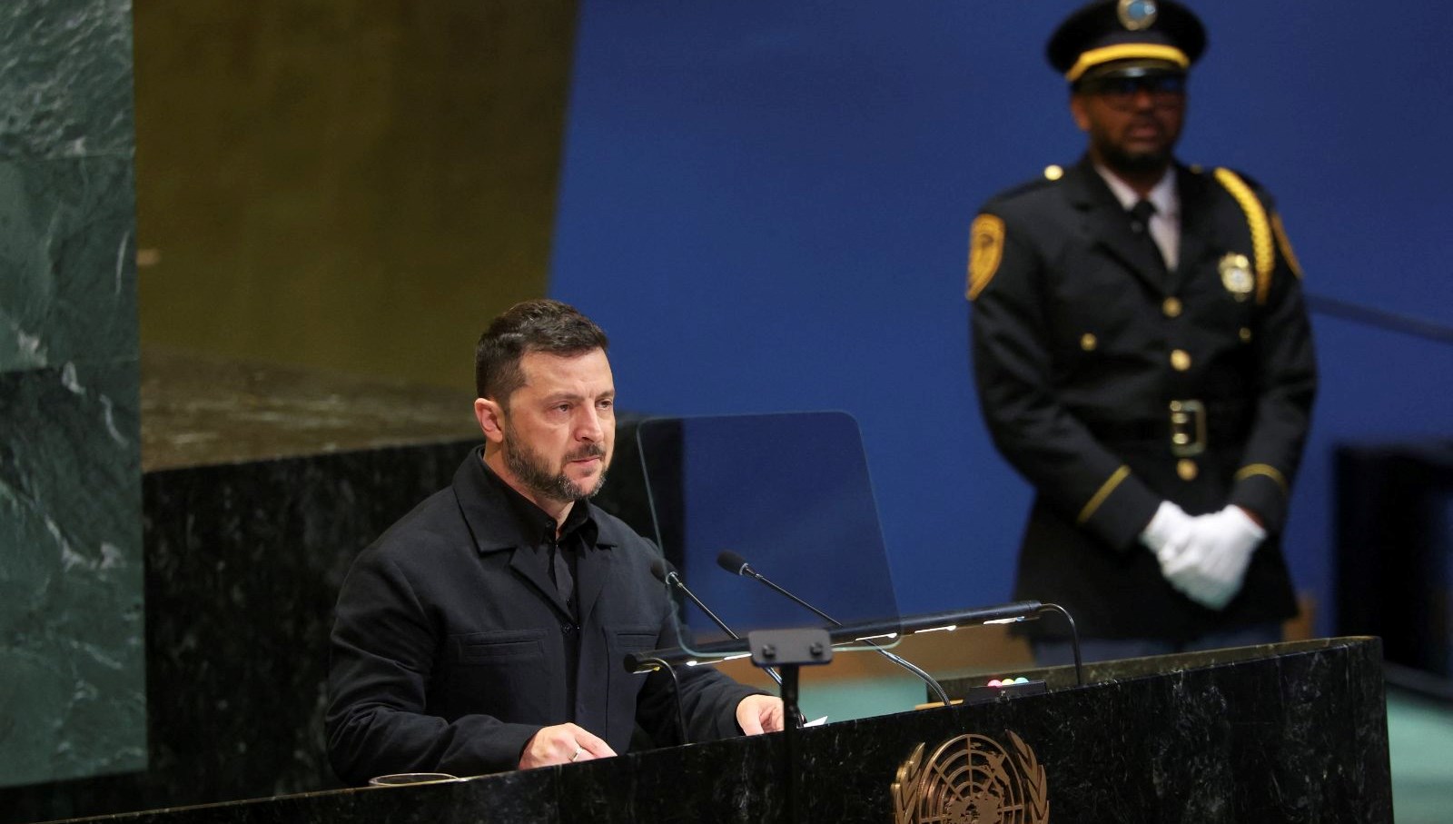 zelenski bmde konusuyordostlar ve silahlardan baska guvenlik garantisi yok 6dUMCuzE