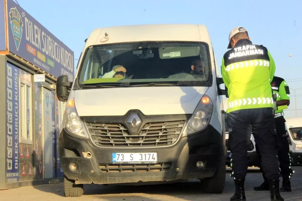 cizrede okul servislerine guvenlik denetimi sThXkKpK.jpg