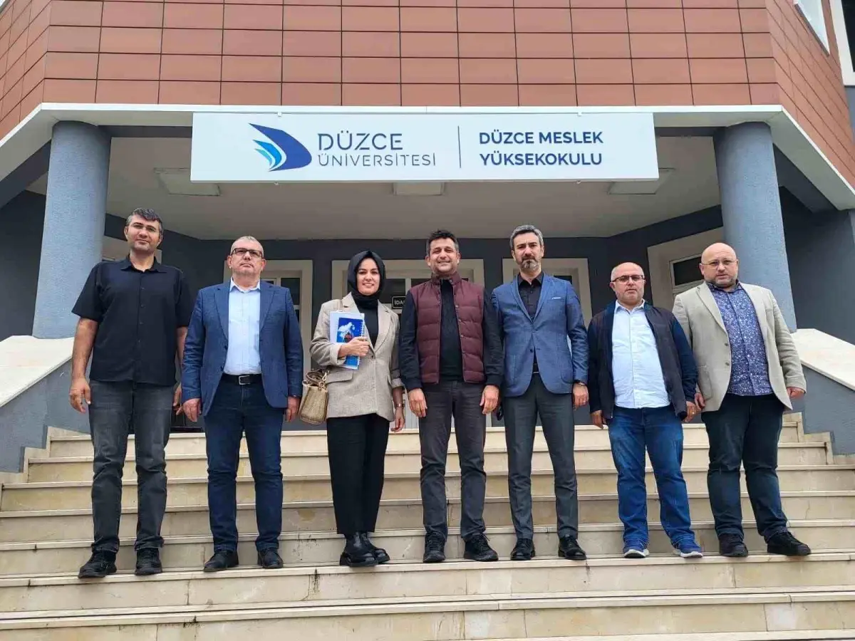 duzce ticaret ve sanayi odasi meslek yuksekokullari ile isbirligi toplantisi duzenledi jQCb6mDn.jpg