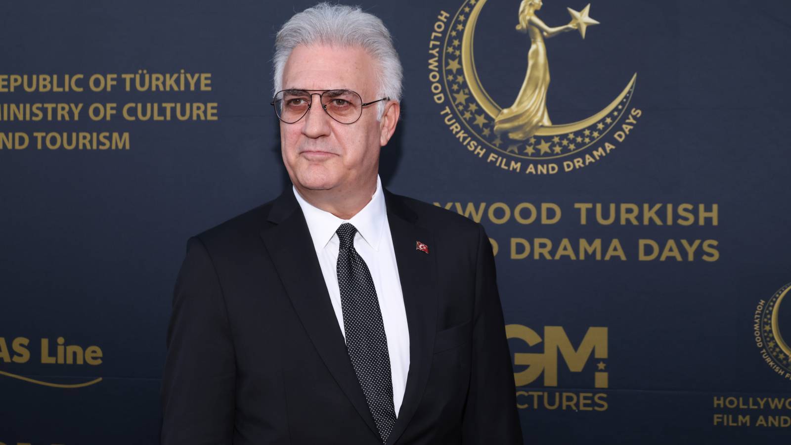 tamer karadagli umuyorum ki cok yakinda oscar sahnesinde de yerimizi alacagiz V76OGpbF.jpg