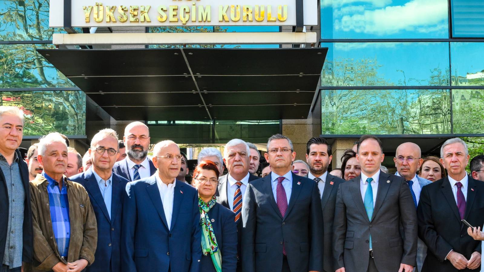 ysk toplaniyor chp istanbul olagan il kongresinin de durdurulmasi istendi fwNKqD23.jpg