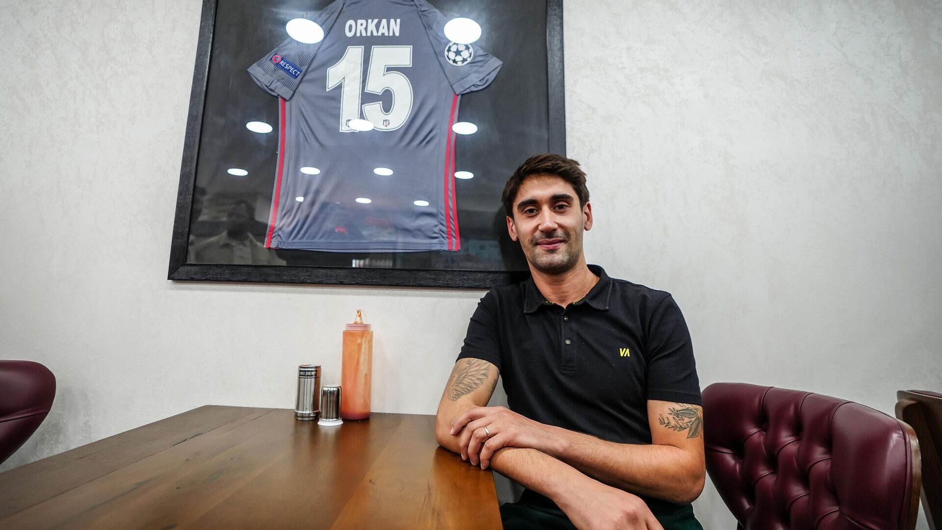 bir donem sampiyonlar liginde forma giyiyordu unlu futbolcu orkan cinar doner ustasi oldu Xiavayqf.jpg