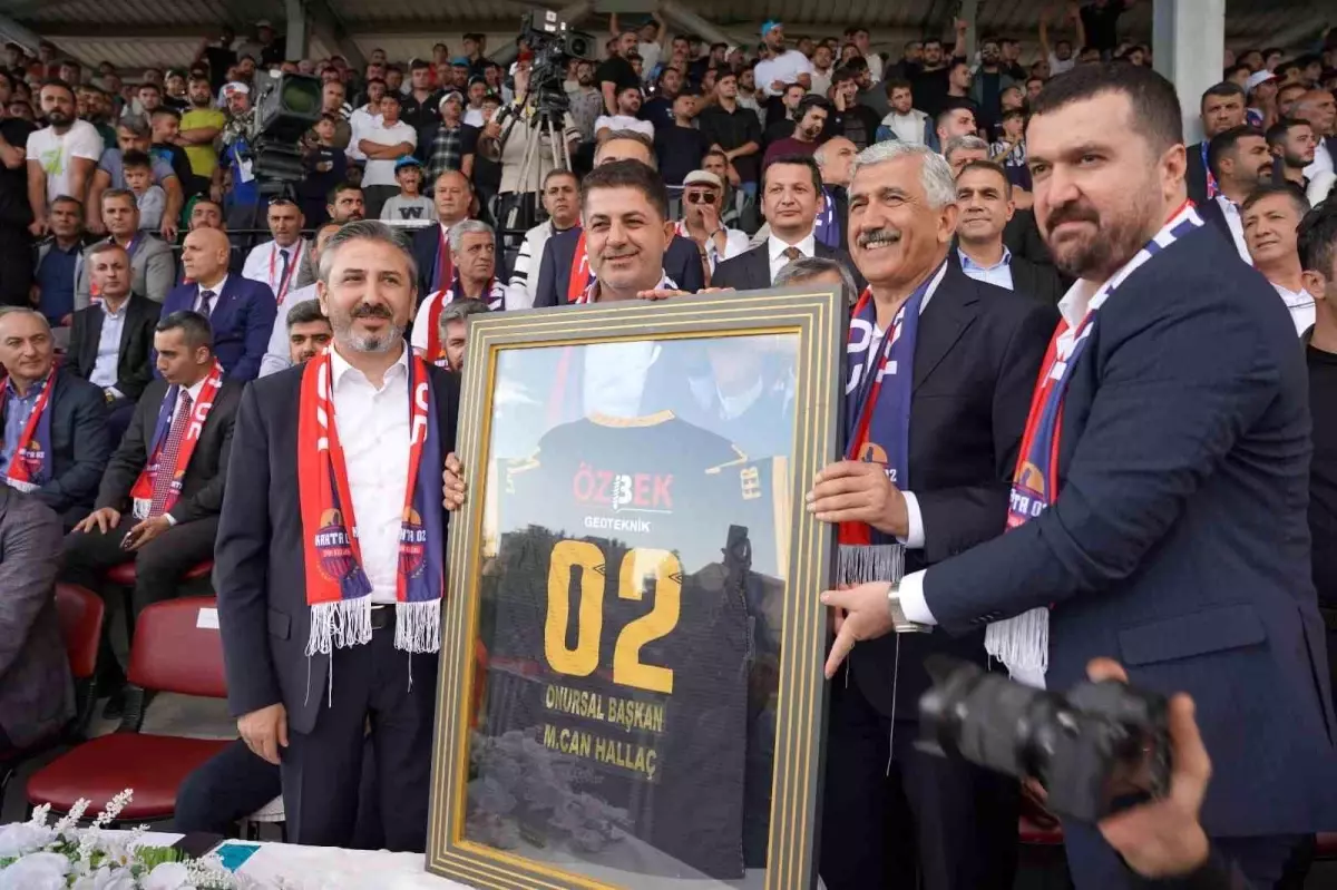 kahta 02 spor baskan hallaca onursal baskanlik takdim etti NbOfgfuI.jpg