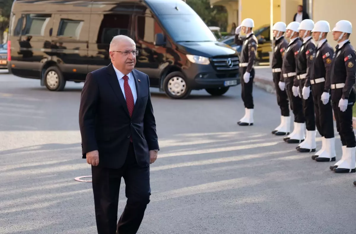 milli savunma bakani yasar guler konyada tedarikci bulusmalarina katildi N2QKSEcA.jpg